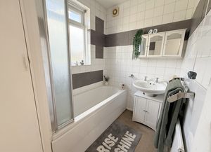 BATHROOM- click for photo gallery